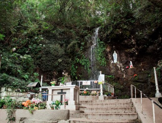 Gruta de Nossa Senhora de Lourdes