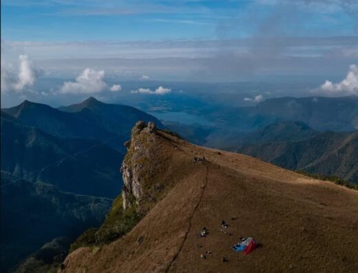 Pico do Rinoceronte – Fazenda dos Papagaios